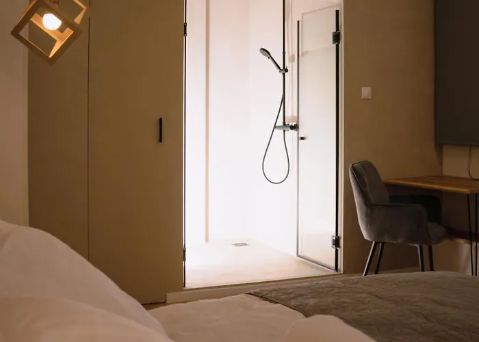 Pedestrian Apartment, The Location Apartament *