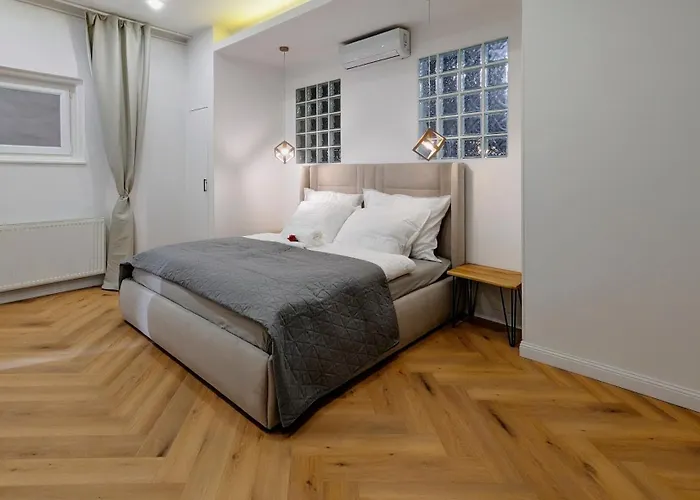 Pedestrian Apartment, The Location Budapest