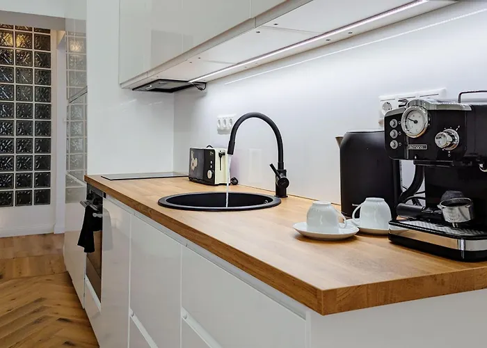 Pedestrian Apartment, The Location Appartement *