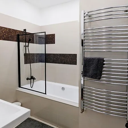 Pedestrian Apartment, The Location * 布达佩斯